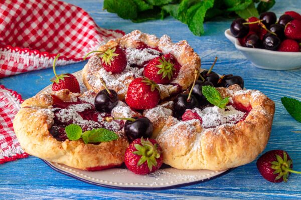 Как я готовлю ягодные пирожки с клубникой